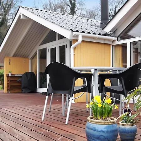 Sporgh - 100m From The Sea By Interhome *